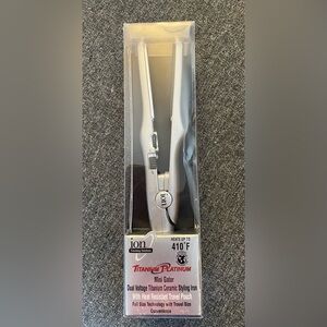 Ion Mini Gator Dual Voltage Titanium Ceramic Styling Iron (301013)- NEW